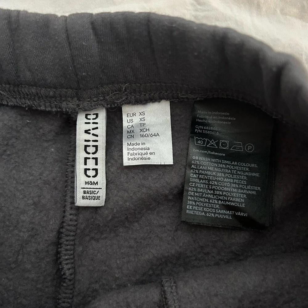 H&M Gray Sweatpants Comfortable Joggers - Picture 3 of 3